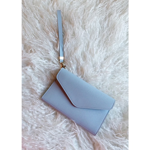 Handbags - ✨Host Pick✨Powder Blue Wristlet